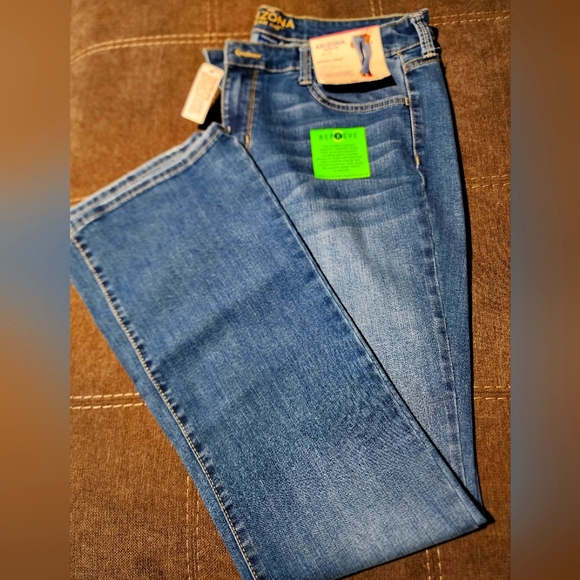 Arizona Jeans - Picture 1 of 3